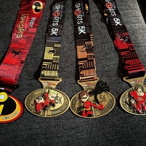 2018 Virtual Summer RunDisney Medals-Featuring Pixar’s The Incredibles